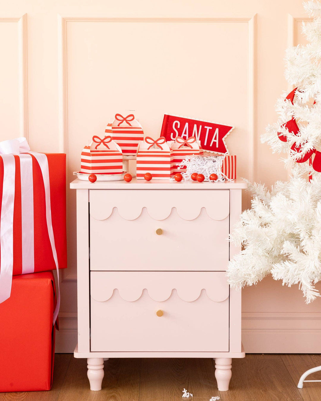 MJY1208 - Red and Pink Gable Boxes