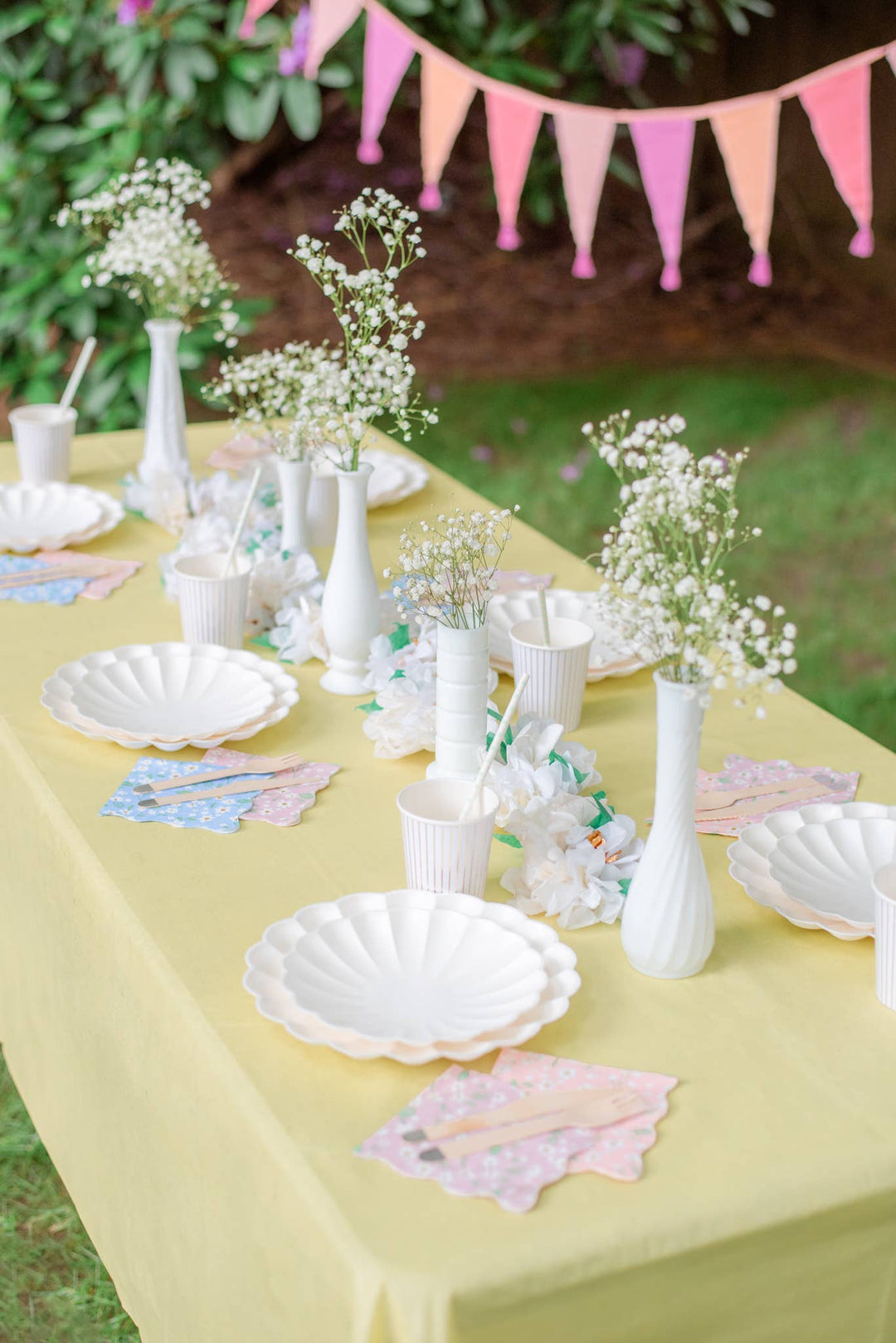 Eco-Friendly Disposable Pastel Paper Table Cover