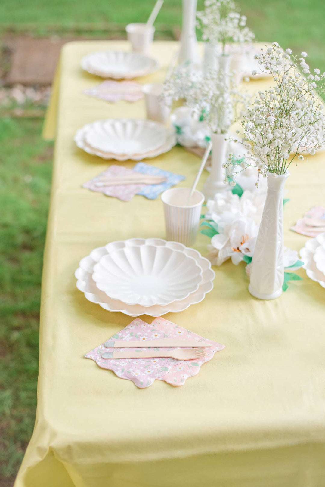 Eco-Friendly Disposable Pastel Paper Table Cover