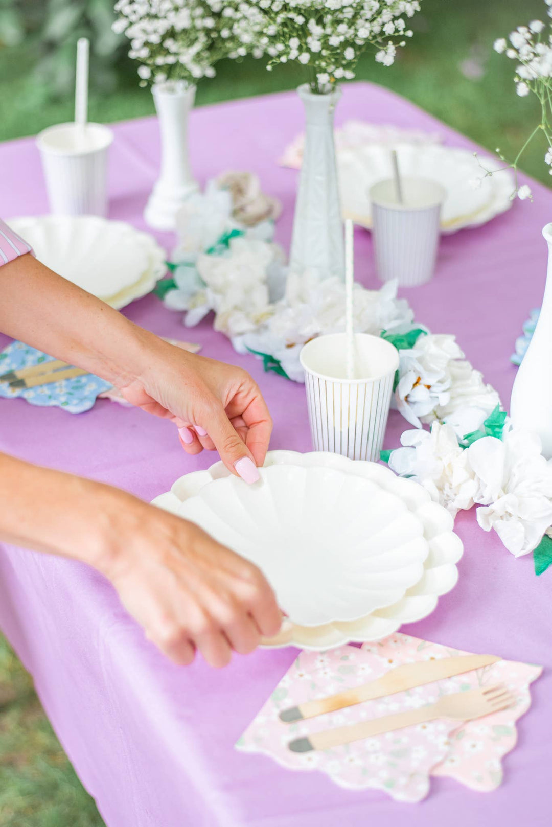 Eco-Friendly Disposable Pastel Paper Table Cover