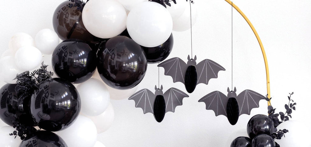 PLHB292 - Bats Honeycomb Banner