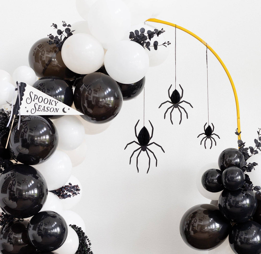 PLHB291 - Hanging Spiders Honeycomb Banner